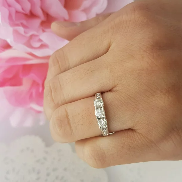 Dazzlingrock Collection 0.90 Carat (ctw) 10k Round Cut Diamond Ladies 3 Stone Engagement Bridal Ring, White Gold, Size 5