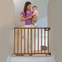 Summer Deluxe Stairway Simple to Secure Wood Gate